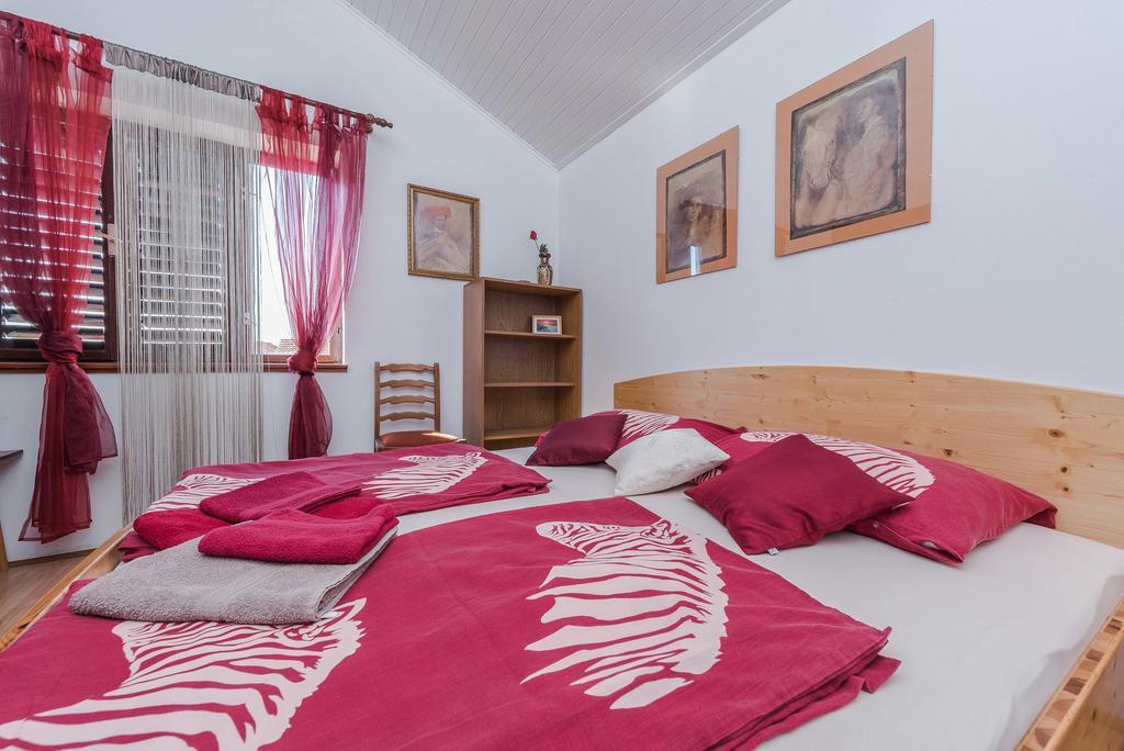 Apartments Eva Sukošan Buitenkant foto