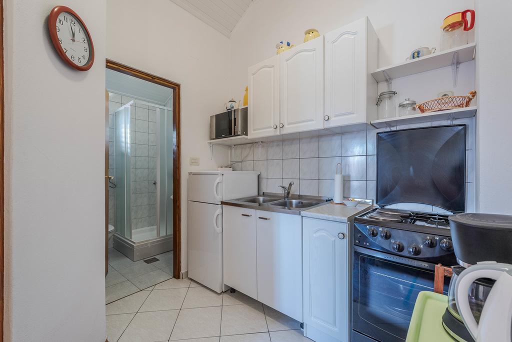 Apartments Eva Sukošan Buitenkant foto