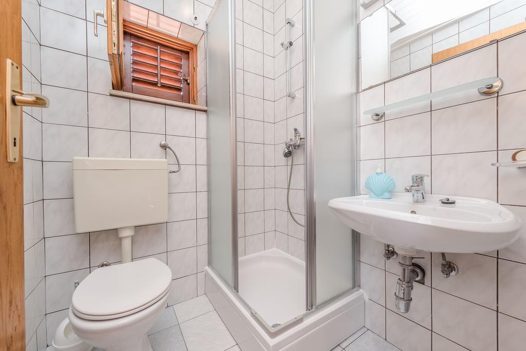 Apartments Eva Sukošan Buitenkant foto