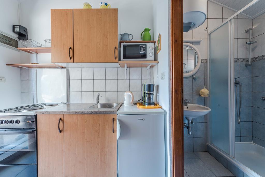Apartments Eva Sukošan Buitenkant foto